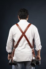 Strap (Correa) 100% Cuero para 2 Cámaras Fotográficas (Vino Tinto)